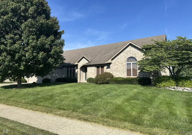 Photo 2 of Sale Pending at 1127 Wood Sage Dr, Avon, IN 46123 | MLS# 22123589 | Listing updated on 2026-09-11