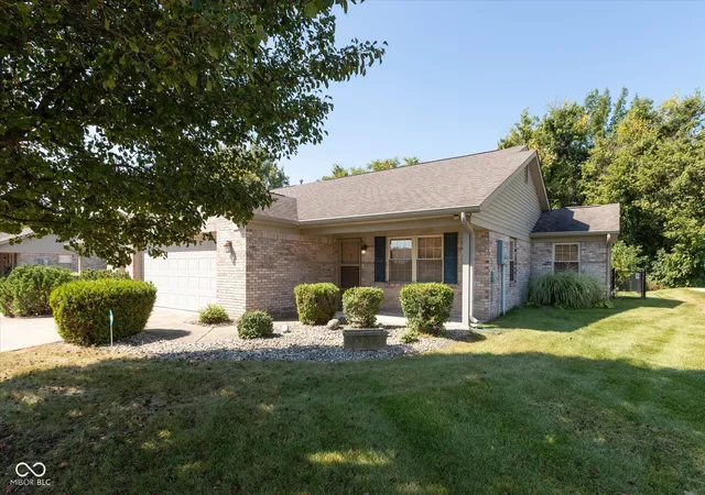 Photo 1 of Single family home for sale at 5612 Blairwood Dr, Indianapolis, IN 46237 | MLS# 22123646 | Listing updated on 2026-09-29
