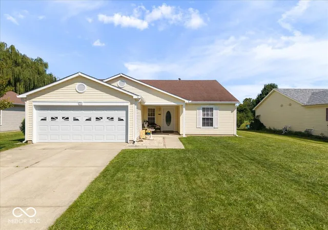 Photo 1 of Single family home for sale at 901 Runnymede Dr, Greenfield, IN 46140 | MLS# 22123650 | Listing updated on 2026-09-19