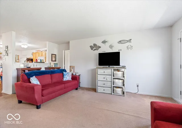 Photo 4 of Single family home for sale at 901 Runnymede Dr, Greenfield, IN 46140 | MLS# 22123650 | Listing updated on 2026-09-19