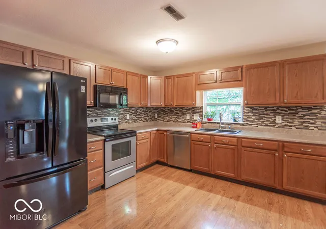 Photo 3 of Sale Pending at 6413 E Pemboke Ct, Camby, IN 46113 | MLS# 22123697 | Listing updated on 2026-09-15