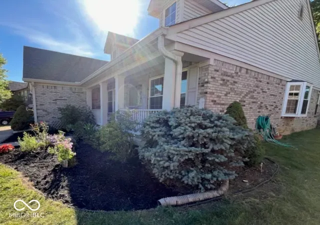 Photo 3 of Single family home for sale at 6320 Falcon Pointe Ln, Indianapolis, IN 46237 | MLS# 22123703 | Listing updated on 2026-09-25
