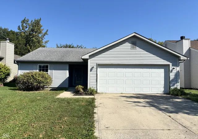 Photo 2 of Single family home for sale at 1808 Roosevelt Dr, Greenfield, IN 46140 | MLS# 22123707 | Listing updated on 2026-09-29