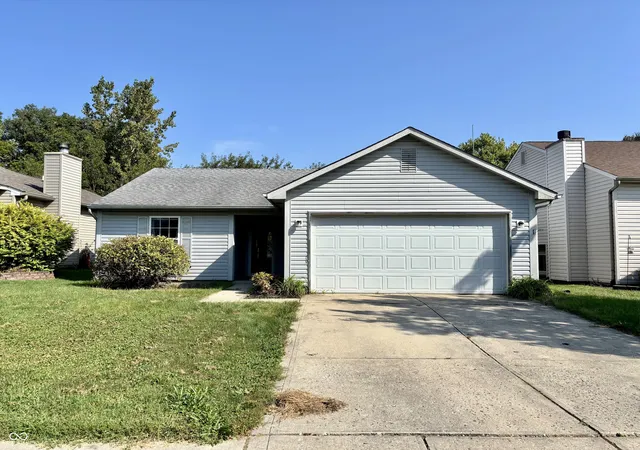 Photo 3 of Single family home for sale at 1808 Roosevelt Dr, Greenfield, IN 46140 | MLS# 22123707 | Listing updated on 2026-09-29