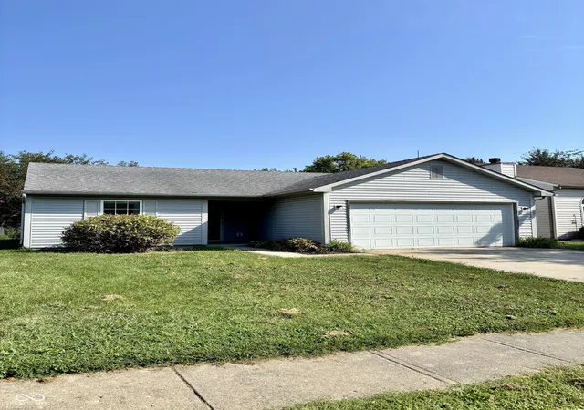 Photo 3 of Single family home for sale at 1808 Roosevelt Dr, Greenfield, IN 46140 | MLS# 22123707 | Listing updated on 2026-09-29