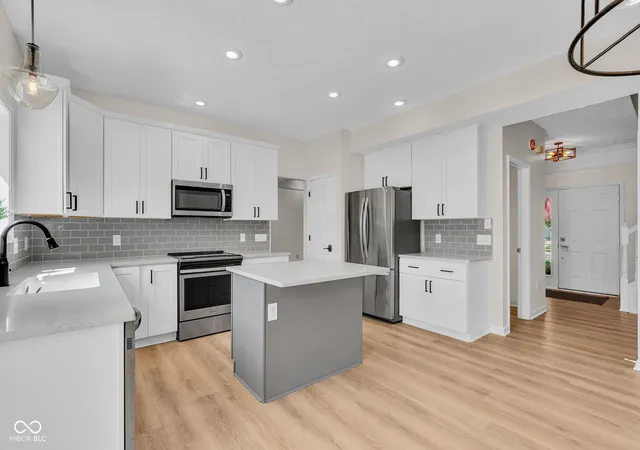 Photo 3 of Single family home for sale at 15068 Windsor Ln, Noblesville, IN 46060 | MLS# 22123739 | Listing updated on 2026-10-06