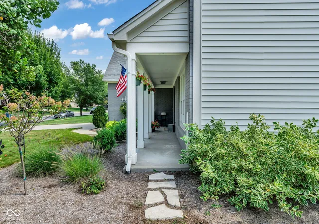 Photo 3 of Single family home for sale at 15068 Windsor Ln, Noblesville, IN 46060 | MLS# 22123739 | Listing updated on 2026-09-30