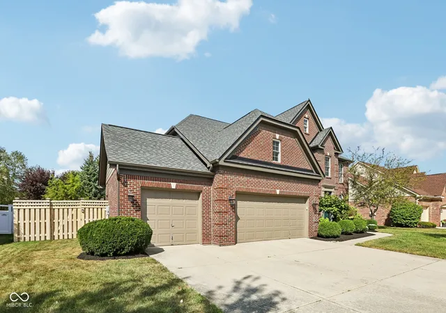 Photo 3 of Sale Pending at 1044 Pawtucket Dr, Westfield, IN 46074 | MLS# 22123755 | Listing updated on 2026-09-12