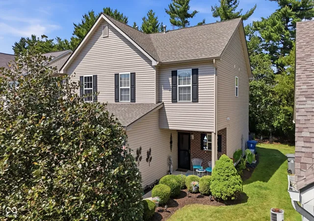 Photo 2 of Townhouse for sale at 10478 Platinum Dr, Noblesville, IN 46060 | MLS# 22123768 | Listing updated on 2026-09-29