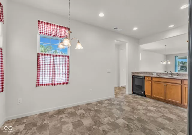 Photo 4 of Single family home for sale at 4727 Lilac Dr, Plainfield, IN 46168 | MLS# 22123771 | Listing updated on 2026-09-10