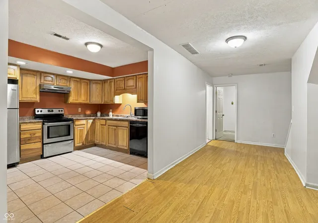 Photo 3 of Single family home for sale at 4699 E Sunnyslope Dr, Martinsville, IN 46151 | MLS# 22123784 | Listing updated on 2026-10-13