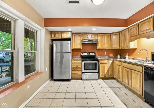 Photo 4 of Single family home for sale at 4699 E Sunnyslope Dr, Martinsville, IN 46151 | MLS# 22123784 | Listing updated on 2026-10-13