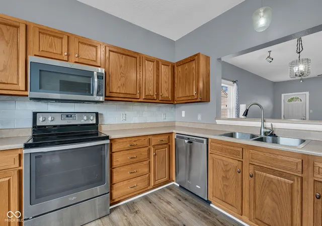 Photo 2 of Single family home for sale at 6648 Locust Grv Dr, Indianapolis, IN 46237 | MLS# 22123792 | Listing updated on 2026-10-06