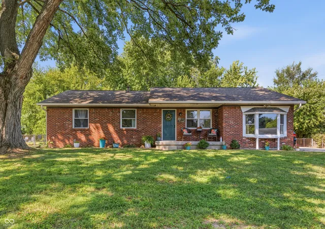 Photo 3 of Sale Pending at 6034 W Loretta Dr, Indianapolis, IN 46221 | MLS# 22123794 | Listing updated on 2026-09-15