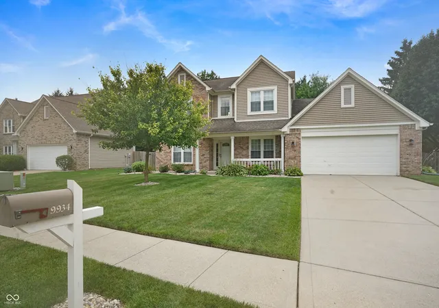 Photo 3 of Sale Pending at 9934 Tudor Ct, Fishers, IN 46037 | MLS# 22123798 | Listing updated on 2026-09-22