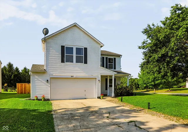 Photo 3 of Single family home for sale at 8647 Blooming Grv Dr, Camby, IN 46113 | MLS# 22123863 | Listing updated on 2026-09-11