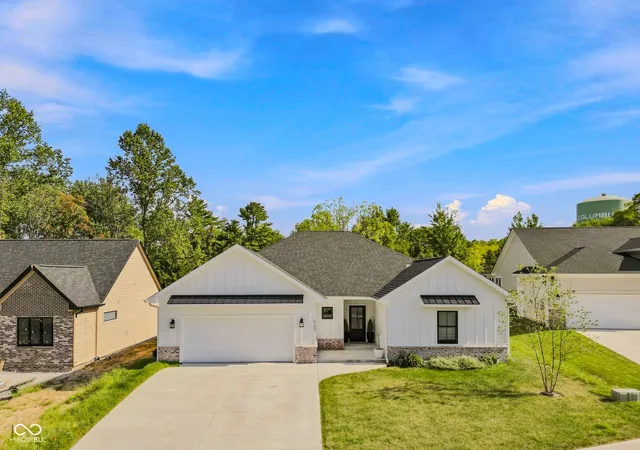 Photo 1 of Single family home for sale at 5143 Oak Ridge Pl, Columbus, IN 47201 | MLS# 22123908 | Listing updated on 2026-09-15
