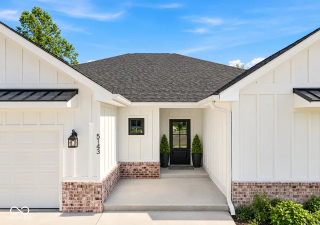 Photo 3 of Single family home for sale at 5143 Oak Ridge Pl, Columbus, IN 47201 | MLS# 22123908 | Listing updated on 2026-09-15