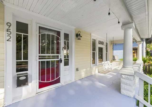 Photo 3 of Single family home for sale at 952 Eastern Ave, Indianapolis, IN 46201 | MLS# 22123914 | Listing updated on 2026-10-14