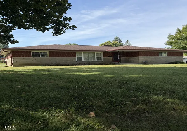 Photo 2 of Single family home for sale at 2309 Fairhope Dr, Indianapolis, IN 46227 | MLS# 22123919 | Listing updated on 2026-10-10