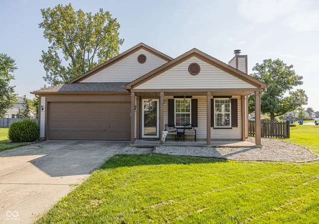 Photo 1 of Sale Pending at 1 Rosecrans Ct, Brownsburg, IN 46112 | MLS# 22123940 | Listing updated on 2026-09-10
