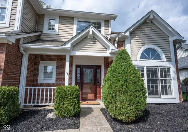 Photo 3 of Sale Pending at 10182 Seagrave Dr, Fishers, IN 46037 | MLS# 22123941 | Listing updated on 2026-09-14