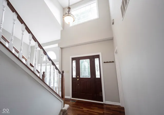 Photo 3 of Sale Pending at 10182 Seagrave Dr, Fishers, IN 46037 | MLS# 22123941 | Listing updated on 2026-09-14