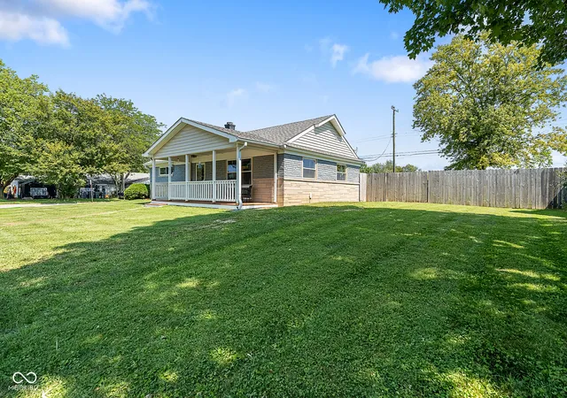Photo 2 of Sale Pending at 529 Park Dr, Greenwood, IN 46143 | MLS# 22123970 | Listing updated on 2026-09-11