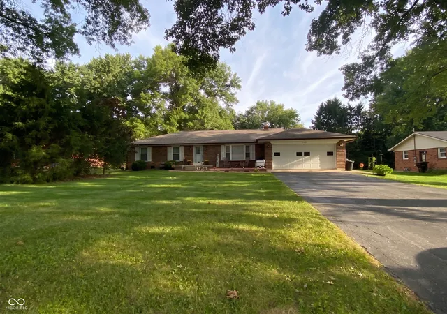 Photo 2 of Sale Pending at 617 Medallion Dr, Greencastle, IN 46135 | MLS# 22123978 | Listing updated on 2026-09-14