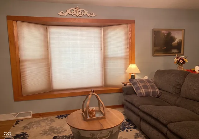 Photo 3 of Single family home for sale at 617 Medallion Dr, Greencastle, IN 46135 | MLS# 22123978 | Listing updated on 2026-09-24