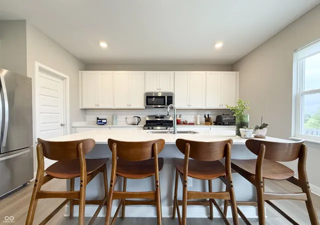 Photo 4 of Single family home for sale at 8648 Laurelton Pl, Brownsburg, IN 46112 | MLS# 22123987 | Listing updated on 2026-09-11