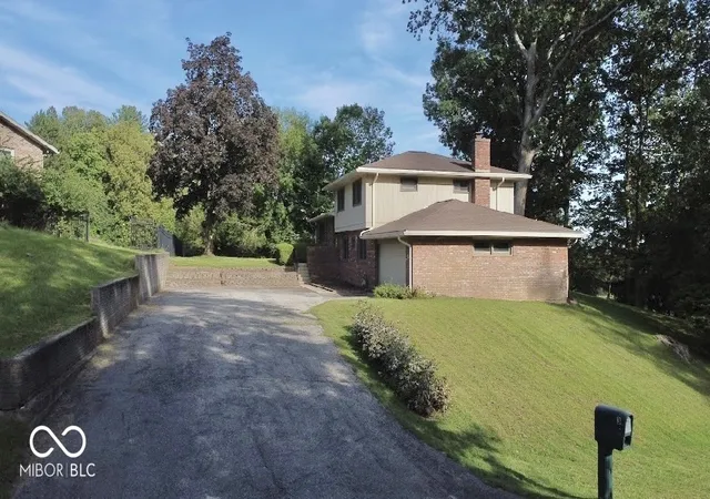 Photo 2 of Sale Pending at 3 Golfview, Logansport, IN 46947 | MLS# 22123997 | Listing updated on 2026-09-15