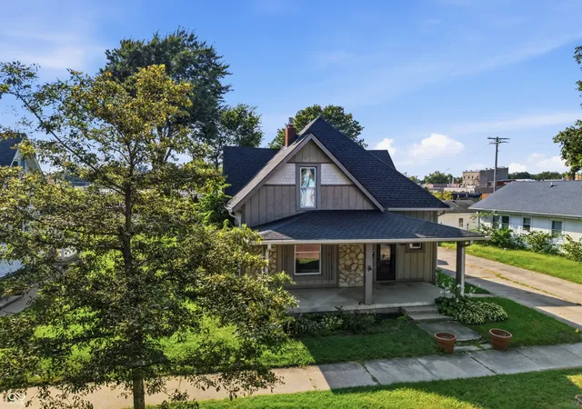 Photo 1 of Single family home for sale at 206 S Broadway St, Pendleton, IN 46064 | MLS# 22124036 | Listing updated on 2026-09-15