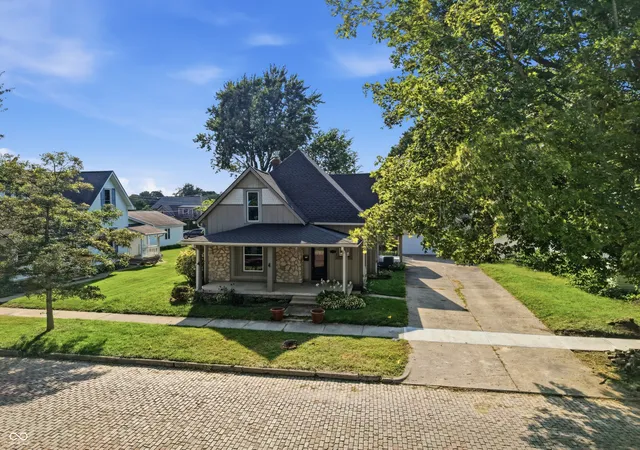 Photo 2 of Single family home for sale at 206 S Broadway St, Pendleton, IN 46064 | MLS# 22124036 | Listing updated on 2026-09-15