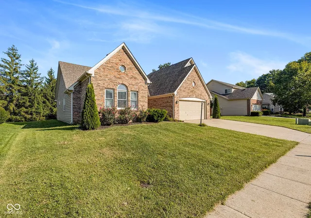 Photo 2 of Sale Pending at 7018 Bluffridge Way, Indianapolis, IN 46278 | MLS# 22124048 | Listing updated on 2026-09-15