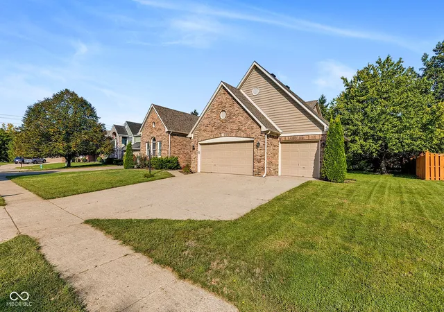 Photo 3 of Sale Pending at 7018 Bluffridge Way, Indianapolis, IN 46278 | MLS# 22124048 | Listing updated on 2026-09-15