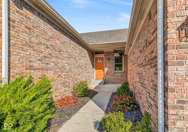 Photo 3 of Sale Pending at 7018 Bluffridge Way, Indianapolis, IN 46278 | MLS# 22124048 | Listing updated on 2026-09-15