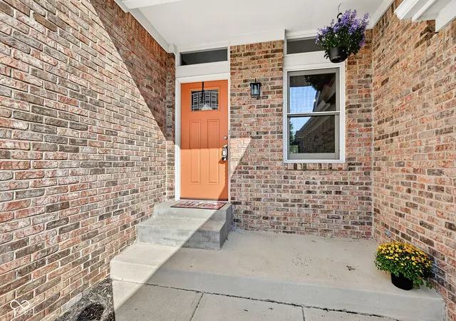 Photo 4 of Sale Pending at 7018 Bluffridge Way, Indianapolis, IN 46278 | MLS# 22124048 | Listing updated on 2026-09-15