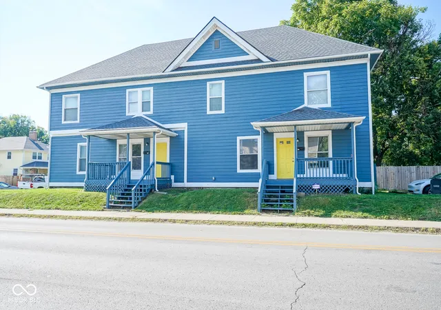 Photo 3 of Sale Pending at 2962 N Delaware St, Indianapolis, IN 46205 | MLS# 22124127 | Listing updated on 2026-09-14
