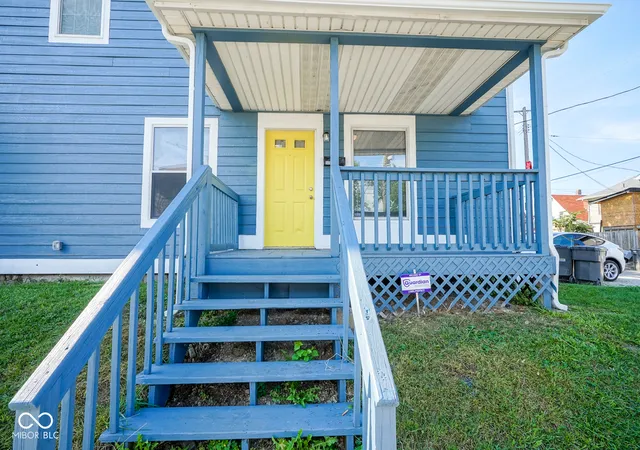 Photo 3 of Sale Pending at 2962 N Delaware St, Indianapolis, IN 46205 | MLS# 22124127 | Listing updated on 2026-09-14