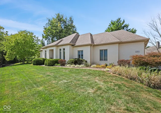 Photo 2 of Single family home for sale at 2668 Forest Hills Blvd, Greenwood, IN 46143 | MLS# 22124135 | Listing updated on 2026-09-12