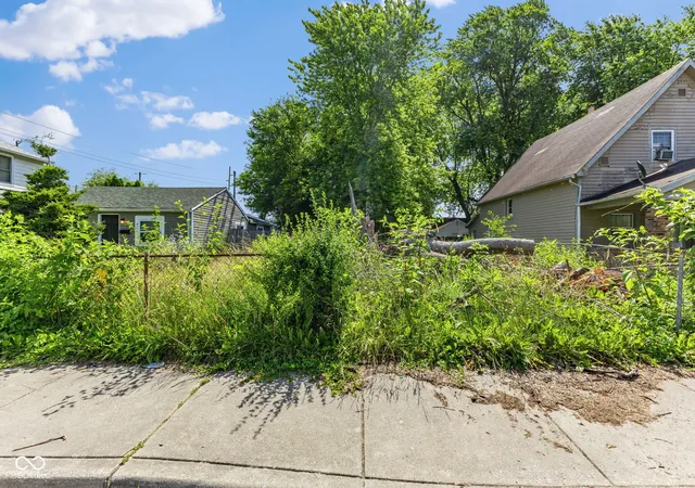 Photo 2 of Sale Pending at 317 Harlan St, Indianapolis, IN 46201 | MLS# 22124155 | Listing updated on 2026-09-12