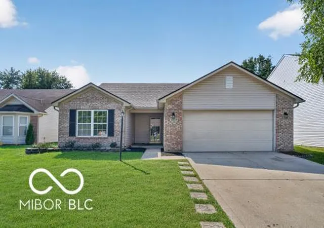 Photo 1 of Single family home for sale at 18907 Prairie Xing Dr, Noblesville, IN 46062 | MLS# 22124159 | Listing updated on 2026-09-25