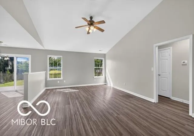Photo 4 of Single family home for sale at 18907 Prairie Xing Dr, Noblesville, IN 46062 | MLS# 22124159 | Listing updated on 2026-09-25