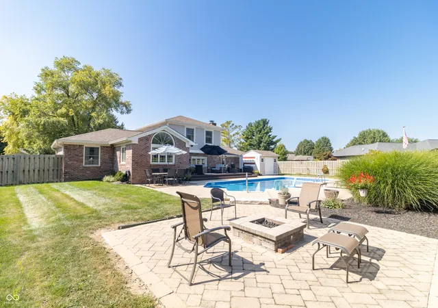 Photo 4 of Sale Pending at 1008 Pauls Dr, Greenfield, IN 46140 | MLS# 22124164 | Listing updated on 2026-09-11