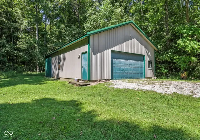 Photo 3 of Single family home for sale at 2100 S Denny Hl Rd, Paragon, IN 46166 | MLS# 22124166 | Listing updated on 2026-10-07