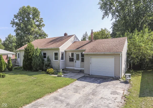Photo 3 of Single family home for sale at 6055 Manker St, Indianapolis, IN 46227 | MLS# 22124168 | Listing updated on 2026-10-07
