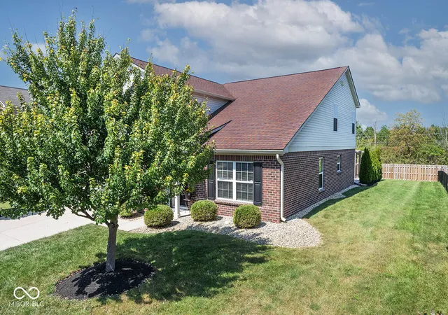 Photo 3 of Single family home for sale at 11888 Geyser Ct, Fishers, IN 46038 | MLS# 22124185 | Listing updated on 2026-09-14