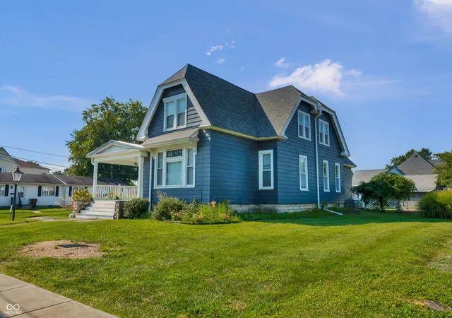 Photo 3 of Single family home for sale at 321 S State St, North Vernon, IN 47265 | MLS# 22124192 | Listing updated on 2026-10-02
