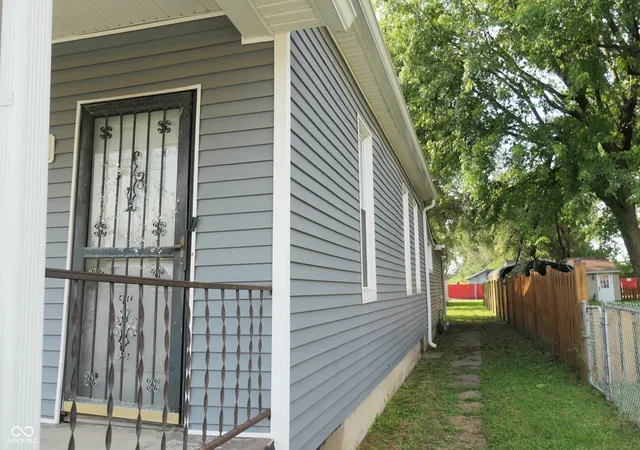 Photo 3 of Single family home for sale at 211 Wisconsin St, Indianapolis, IN 46225 | MLS# 22124231 | Listing updated on 2026-09-30